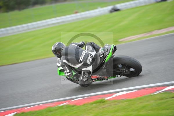 Motorcycle action photographs;Trackday digital images;event digital images;eventdigitalimages;no limits trackday;oulton park;oulton park circuit cheshire;oulton park photographs;peter wileman photography;trackday;trackday photos