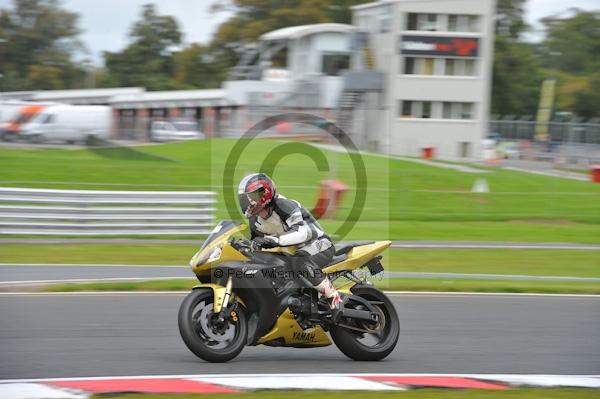 Motorcycle action photographs;Trackday digital images;event digital images;eventdigitalimages;no limits trackday;oulton park;oulton park circuit cheshire;oulton park photographs;peter wileman photography;trackday;trackday photos