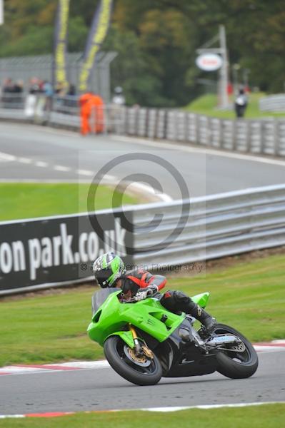 Motorcycle action photographs;Trackday digital images;event digital images;eventdigitalimages;no limits trackday;oulton park;oulton park circuit cheshire;oulton park photographs;peter wileman photography;trackday;trackday photos