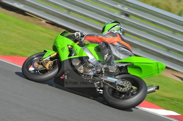 Motorcycle action photographs;Trackday digital images;event digital images;eventdigitalimages;no limits trackday;oulton park;oulton park circuit cheshire;oulton park photographs;peter wileman photography;trackday;trackday photos