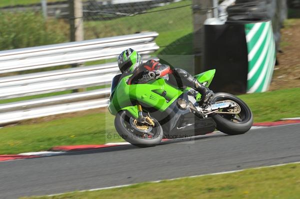 Motorcycle action photographs;Trackday digital images;event digital images;eventdigitalimages;no limits trackday;oulton park;oulton park circuit cheshire;oulton park photographs;peter wileman photography;trackday;trackday photos