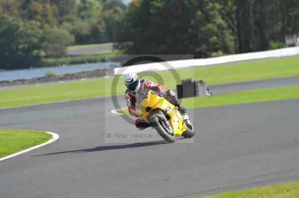 Motorcycle action photographs;Trackday digital images;event digital images;eventdigitalimages;no limits trackday;oulton park;oulton park circuit cheshire;oulton park photographs;peter wileman photography;trackday;trackday photos