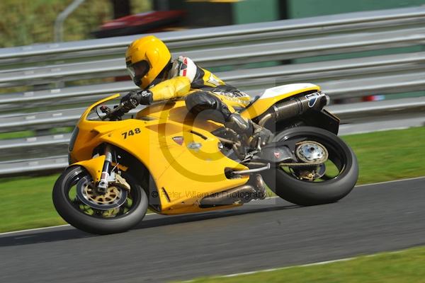Motorcycle action photographs;Trackday digital images;event digital images;eventdigitalimages;no limits trackday;oulton park;oulton park circuit cheshire;oulton park photographs;peter wileman photography;trackday;trackday photos