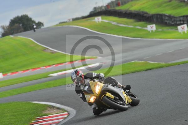 Motorcycle action photographs;Trackday digital images;event digital images;eventdigitalimages;no limits trackday;oulton park;oulton park circuit cheshire;oulton park photographs;peter wileman photography;trackday;trackday photos