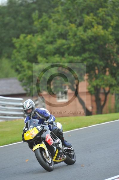 Motorcycle action photographs;Trackday digital images;event digital images;eventdigitalimages;no limits trackday;oulton park;oulton park circuit cheshire;oulton park photographs;peter wileman photography;trackday;trackday photos