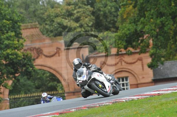 Motorcycle action photographs;Trackday digital images;event digital images;eventdigitalimages;no limits trackday;oulton park;oulton park circuit cheshire;oulton park photographs;peter wileman photography;trackday;trackday photos