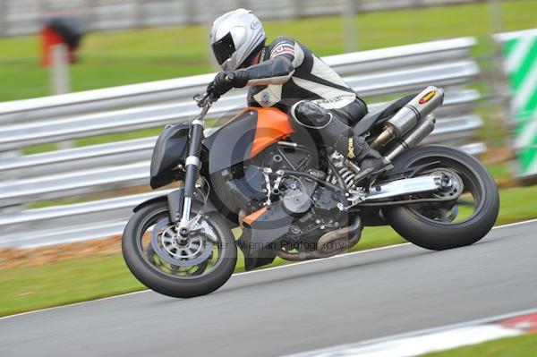 Motorcycle action photographs;Trackday digital images;event digital images;eventdigitalimages;no limits trackday;oulton park;oulton park circuit cheshire;oulton park photographs;peter wileman photography;trackday;trackday photos