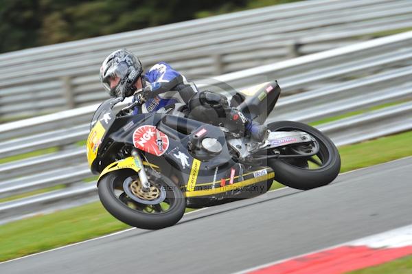 Motorcycle action photographs;Trackday digital images;event digital images;eventdigitalimages;no limits trackday;oulton park;oulton park circuit cheshire;oulton park photographs;peter wileman photography;trackday;trackday photos