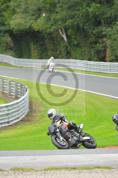 Motorcycle action photographs;Trackday digital images;event digital images;eventdigitalimages;no limits trackday;oulton park;oulton park circuit cheshire;oulton park photographs;peter wileman photography;trackday;trackday photos