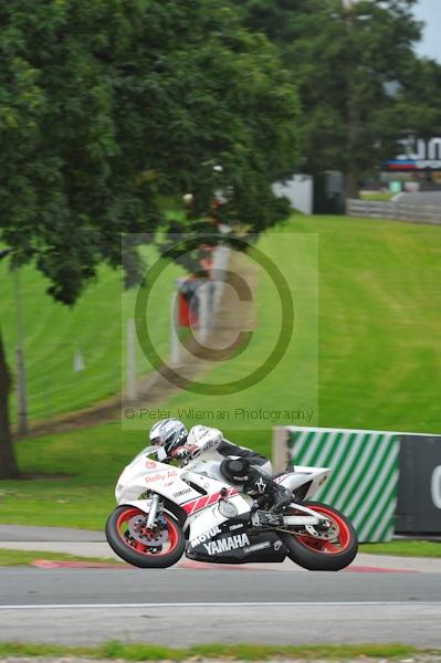 Motorcycle action photographs;Trackday digital images;event digital images;eventdigitalimages;no limits trackday;oulton park;oulton park circuit cheshire;oulton park photographs;peter wileman photography;trackday;trackday photos