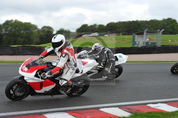 Motorcycle action photographs;Trackday digital images;event digital images;eventdigitalimages;no limits trackday;oulton park;oulton park circuit cheshire;oulton park photographs;peter wileman photography;trackday;trackday photos