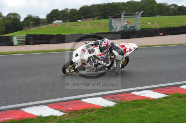 Motorcycle action photographs;Trackday digital images;event digital images;eventdigitalimages;no limits trackday;oulton park;oulton park circuit cheshire;oulton park photographs;peter wileman photography;trackday;trackday photos