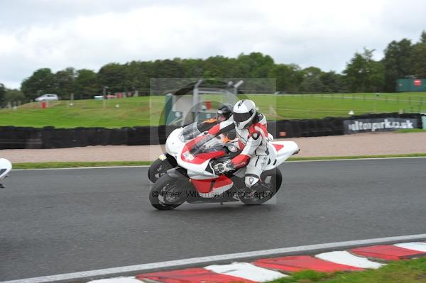 Motorcycle action photographs;Trackday digital images;event digital images;eventdigitalimages;no limits trackday;oulton park;oulton park circuit cheshire;oulton park photographs;peter wileman photography;trackday;trackday photos