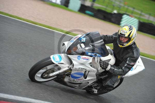 Motorcycle action photographs;Trackday digital images;event digital images;eventdigitalimages;no limits trackday;oulton park;oulton park circuit cheshire;oulton park photographs;peter wileman photography;trackday;trackday photos