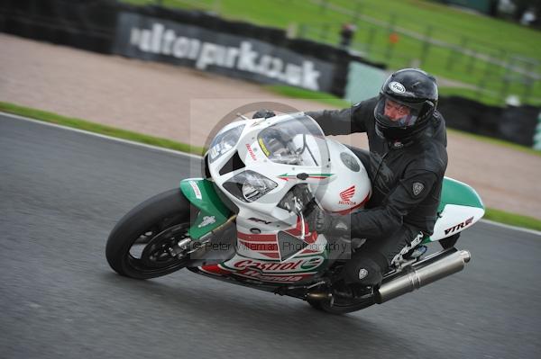 Motorcycle action photographs;Trackday digital images;event digital images;eventdigitalimages;no limits trackday;oulton park;oulton park circuit cheshire;oulton park photographs;peter wileman photography;trackday;trackday photos