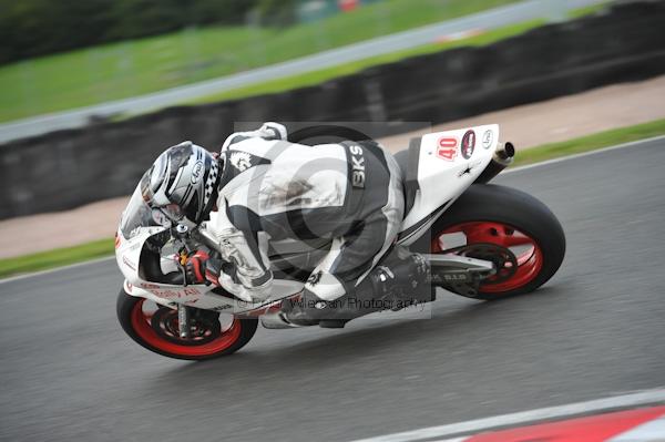 Motorcycle action photographs;Trackday digital images;event digital images;eventdigitalimages;no limits trackday;oulton park;oulton park circuit cheshire;oulton park photographs;peter wileman photography;trackday;trackday photos