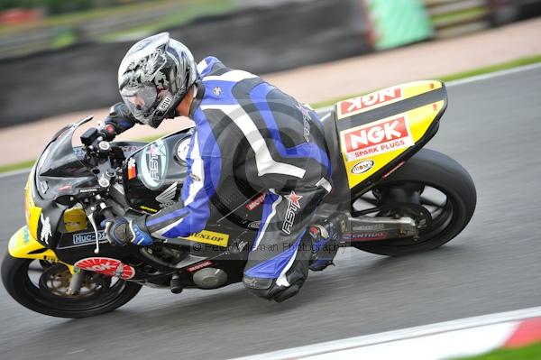 Motorcycle action photographs;Trackday digital images;event digital images;eventdigitalimages;no limits trackday;oulton park;oulton park circuit cheshire;oulton park photographs;peter wileman photography;trackday;trackday photos