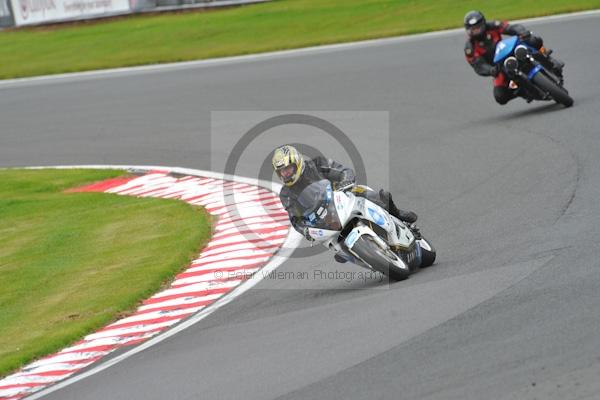 Motorcycle action photographs;Trackday digital images;event digital images;eventdigitalimages;no limits trackday;oulton park;oulton park circuit cheshire;oulton park photographs;peter wileman photography;trackday;trackday photos