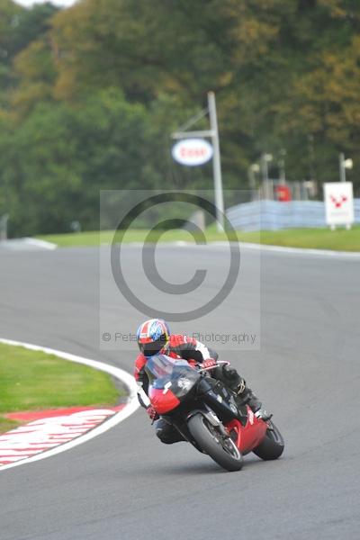Motorcycle action photographs;Trackday digital images;event digital images;eventdigitalimages;no limits trackday;oulton park;oulton park circuit cheshire;oulton park photographs;peter wileman photography;trackday;trackday photos