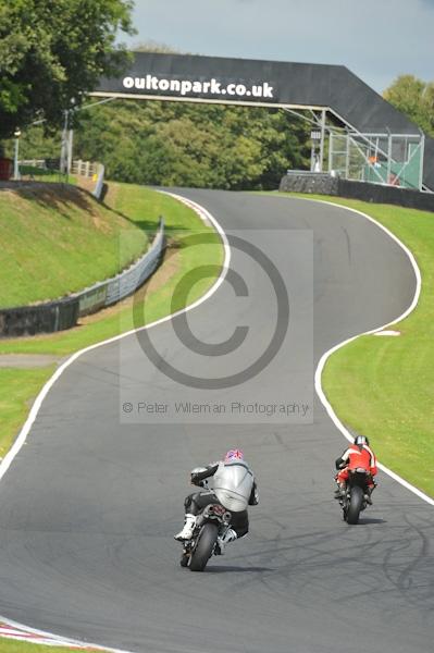Motorcycle action photographs;Trackday digital images;event digital images;eventdigitalimages;no limits trackday;oulton park;oulton park circuit cheshire;oulton park photographs;peter wileman photography;trackday;trackday photos