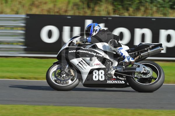 Motorcycle action photographs;Trackday digital images;event digital images;eventdigitalimages;no limits trackday;oulton park;oulton park circuit cheshire;oulton park photographs;peter wileman photography;trackday;trackday photos