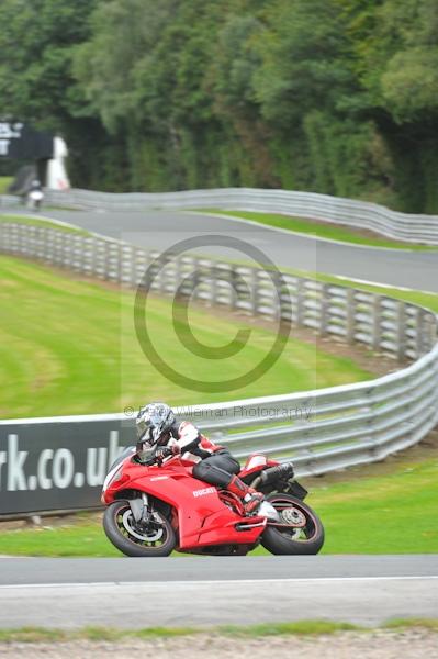 Motorcycle action photographs;Trackday digital images;event digital images;eventdigitalimages;no limits trackday;oulton park;oulton park circuit cheshire;oulton park photographs;peter wileman photography;trackday;trackday photos