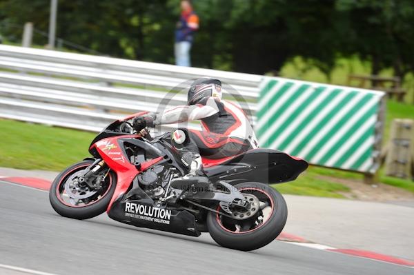 Motorcycle action photographs;Trackday digital images;event digital images;eventdigitalimages;no limits trackday;oulton park;oulton park circuit cheshire;oulton park photographs;peter wileman photography;trackday;trackday photos