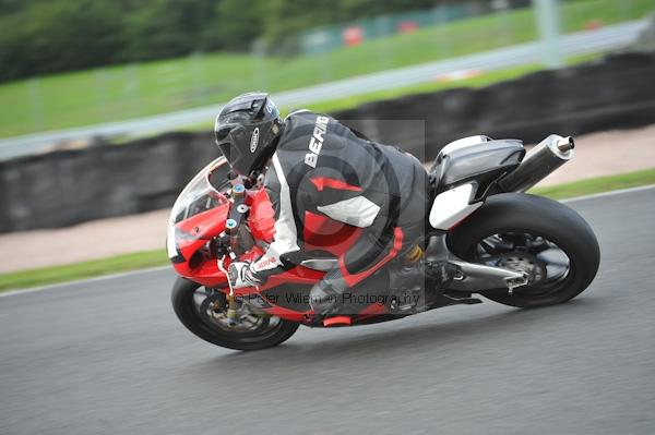 Motorcycle action photographs;Trackday digital images;event digital images;eventdigitalimages;no limits trackday;oulton park;oulton park circuit cheshire;oulton park photographs;peter wileman photography;trackday;trackday photos