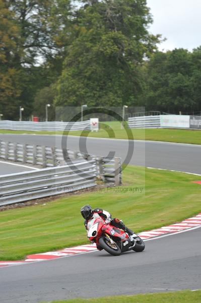 Motorcycle action photographs;Trackday digital images;event digital images;eventdigitalimages;no limits trackday;oulton park;oulton park circuit cheshire;oulton park photographs;peter wileman photography;trackday;trackday photos