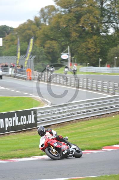 Motorcycle action photographs;Trackday digital images;event digital images;eventdigitalimages;no limits trackday;oulton park;oulton park circuit cheshire;oulton park photographs;peter wileman photography;trackday;trackday photos