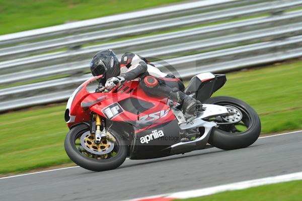Motorcycle action photographs;Trackday digital images;event digital images;eventdigitalimages;no limits trackday;oulton park;oulton park circuit cheshire;oulton park photographs;peter wileman photography;trackday;trackday photos