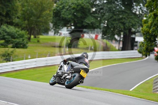 Motorcycle action photographs;Trackday digital images;event digital images;eventdigitalimages;no limits trackday;oulton park;oulton park circuit cheshire;oulton park photographs;peter wileman photography;trackday;trackday photos