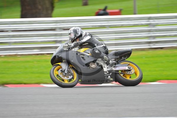 Motorcycle action photographs;Trackday digital images;event digital images;eventdigitalimages;no limits trackday;oulton park;oulton park circuit cheshire;oulton park photographs;peter wileman photography;trackday;trackday photos