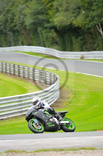 Motorcycle action photographs;Trackday digital images;event digital images;eventdigitalimages;no limits trackday;oulton park;oulton park circuit cheshire;oulton park photographs;peter wileman photography;trackday;trackday photos