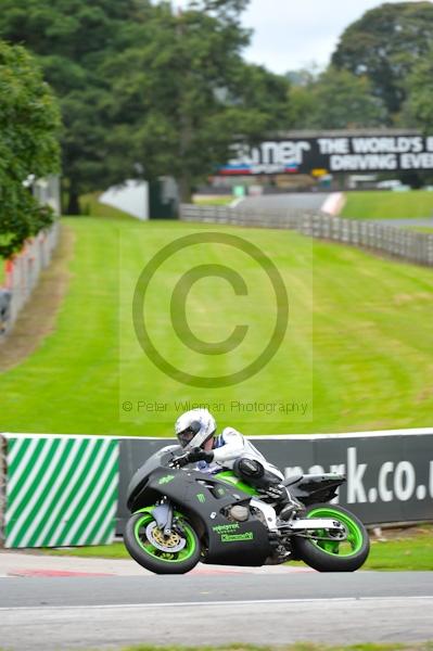 Motorcycle action photographs;Trackday digital images;event digital images;eventdigitalimages;no limits trackday;oulton park;oulton park circuit cheshire;oulton park photographs;peter wileman photography;trackday;trackday photos