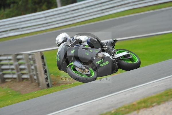 Motorcycle action photographs;Trackday digital images;event digital images;eventdigitalimages;no limits trackday;oulton park;oulton park circuit cheshire;oulton park photographs;peter wileman photography;trackday;trackday photos