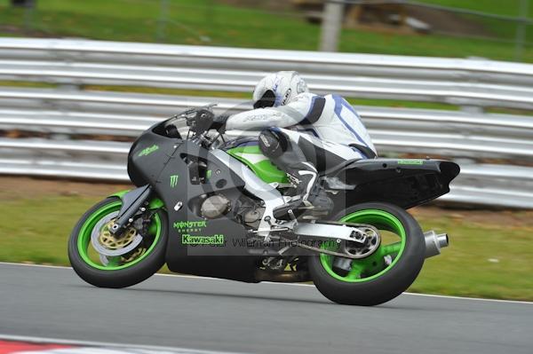 Motorcycle action photographs;Trackday digital images;event digital images;eventdigitalimages;no limits trackday;oulton park;oulton park circuit cheshire;oulton park photographs;peter wileman photography;trackday;trackday photos