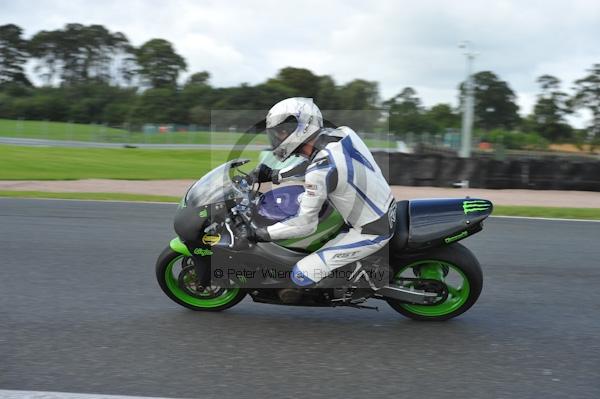 Motorcycle action photographs;Trackday digital images;event digital images;eventdigitalimages;no limits trackday;oulton park;oulton park circuit cheshire;oulton park photographs;peter wileman photography;trackday;trackday photos