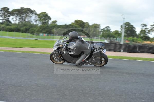 Motorcycle action photographs;Trackday digital images;event digital images;eventdigitalimages;no limits trackday;oulton park;oulton park circuit cheshire;oulton park photographs;peter wileman photography;trackday;trackday photos