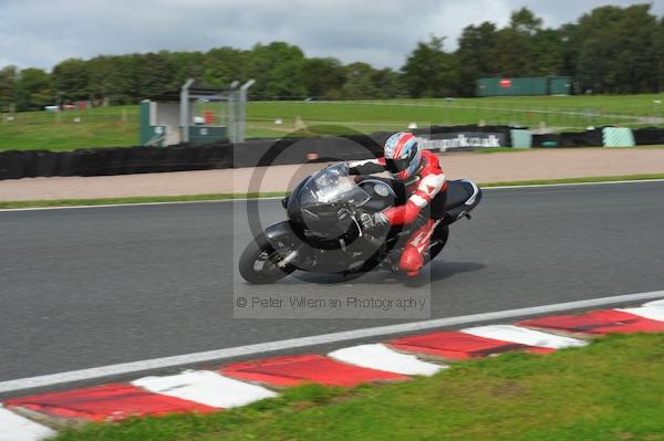 Motorcycle action photographs;Trackday digital images;event digital images;eventdigitalimages;no limits trackday;oulton park;oulton park circuit cheshire;oulton park photographs;peter wileman photography;trackday;trackday photos
