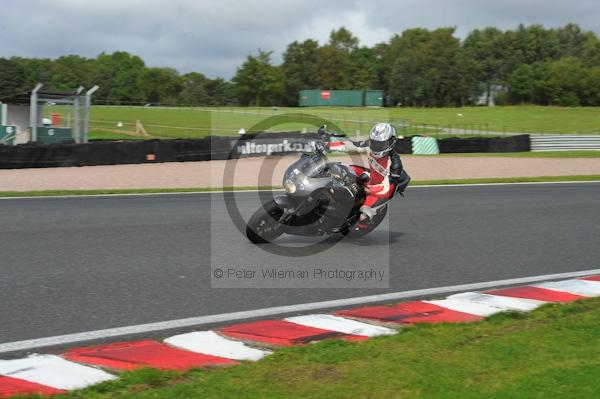 Motorcycle action photographs;Trackday digital images;event digital images;eventdigitalimages;no limits trackday;oulton park;oulton park circuit cheshire;oulton park photographs;peter wileman photography;trackday;trackday photos