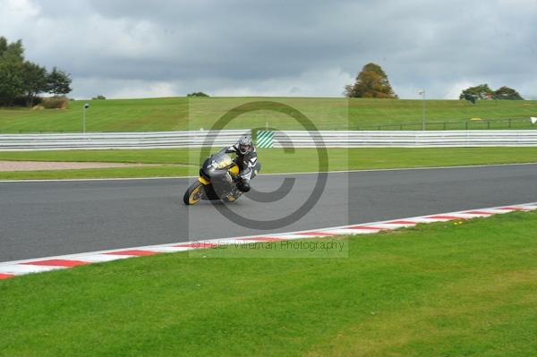 Motorcycle action photographs;Trackday digital images;event digital images;eventdigitalimages;no limits trackday;oulton park;oulton park circuit cheshire;oulton park photographs;peter wileman photography;trackday;trackday photos