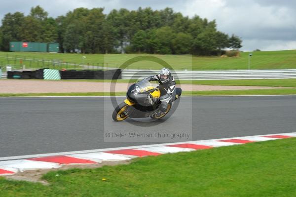 Motorcycle action photographs;Trackday digital images;event digital images;eventdigitalimages;no limits trackday;oulton park;oulton park circuit cheshire;oulton park photographs;peter wileman photography;trackday;trackday photos