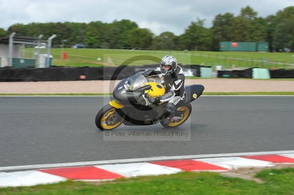 Motorcycle action photographs;Trackday digital images;event digital images;eventdigitalimages;no limits trackday;oulton park;oulton park circuit cheshire;oulton park photographs;peter wileman photography;trackday;trackday photos
