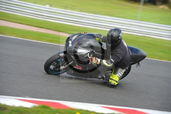 Motorcycle action photographs;Trackday digital images;event digital images;eventdigitalimages;no limits trackday;oulton park;oulton park circuit cheshire;oulton park photographs;peter wileman photography;trackday;trackday photos