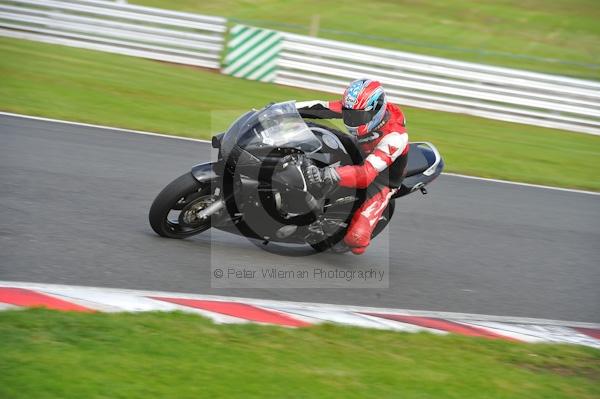 Motorcycle action photographs;Trackday digital images;event digital images;eventdigitalimages;no limits trackday;oulton park;oulton park circuit cheshire;oulton park photographs;peter wileman photography;trackday;trackday photos