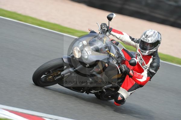 Motorcycle action photographs;Trackday digital images;event digital images;eventdigitalimages;no limits trackday;oulton park;oulton park circuit cheshire;oulton park photographs;peter wileman photography;trackday;trackday photos
