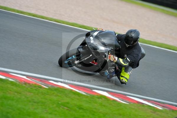 Motorcycle action photographs;Trackday digital images;event digital images;eventdigitalimages;no limits trackday;oulton park;oulton park circuit cheshire;oulton park photographs;peter wileman photography;trackday;trackday photos