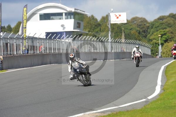 Motorcycle action photographs;Trackday digital images;event digital images;eventdigitalimages;no limits trackday;oulton park;oulton park circuit cheshire;oulton park photographs;peter wileman photography;trackday;trackday photos