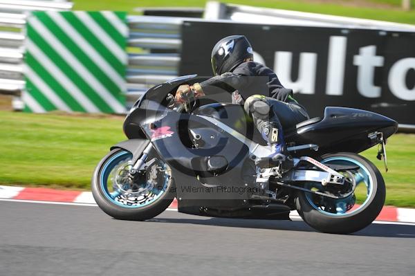 Motorcycle action photographs;Trackday digital images;event digital images;eventdigitalimages;no limits trackday;oulton park;oulton park circuit cheshire;oulton park photographs;peter wileman photography;trackday;trackday photos